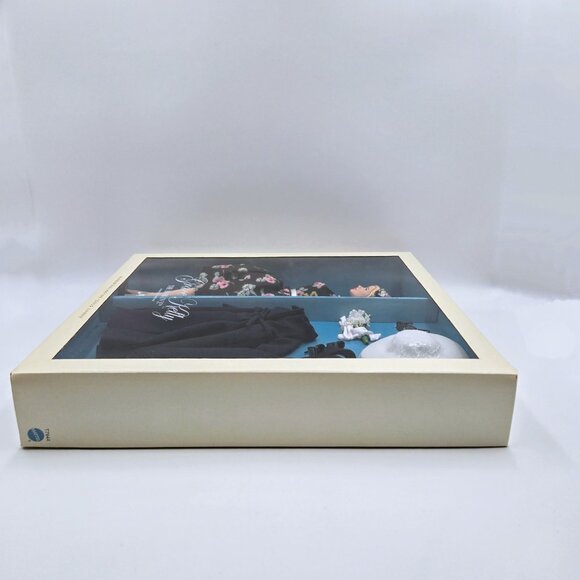 Grace Kelly The Romance Silkstone Barbie Doll Giftset By Mattel Gold Label T7944 - Picture 14 of 16